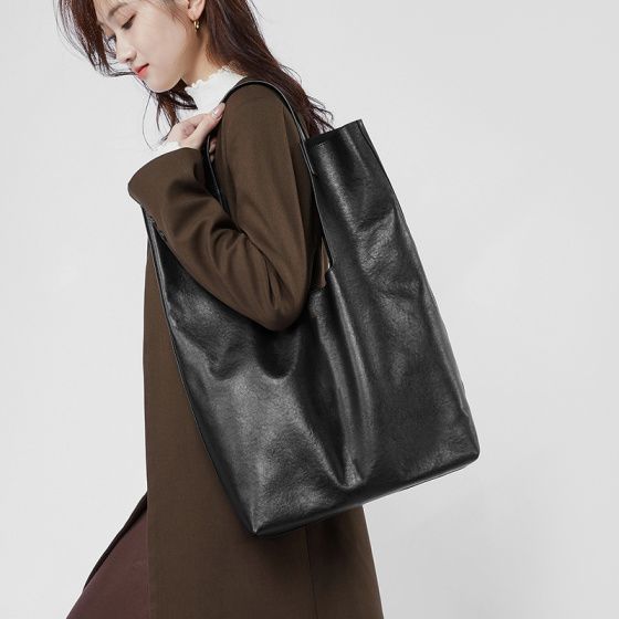 Elova Handcrafted Genuine Leather Tote Bag in Black - E511 view 2