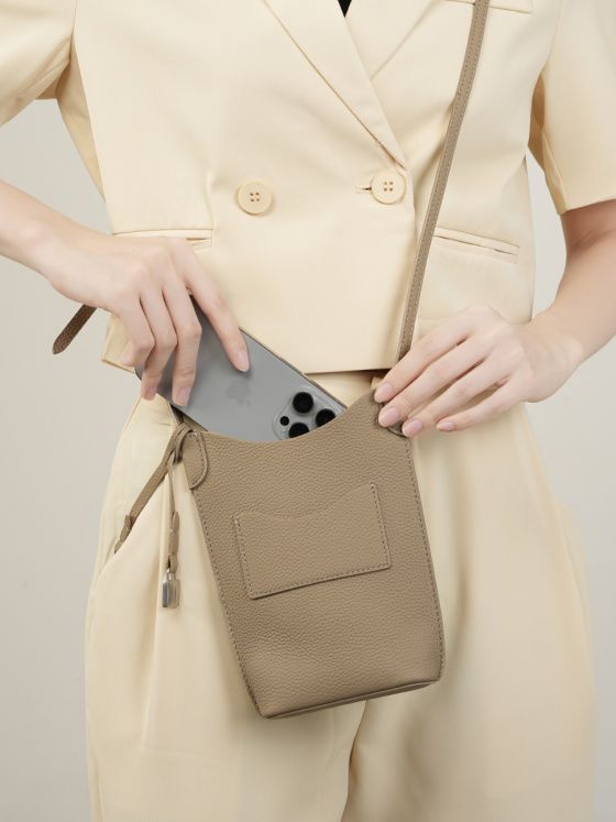 Elova Handcrafted Genuine Leather Mini Crossbody Bag in Black - E440