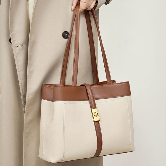 Elova Handcrafted Genuine Leather Tote Bag in Black - E170