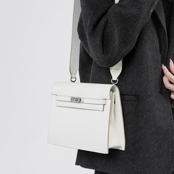 Elova Handcrafted Genuine Leather Crossbody Bag in Black - E516 view 3