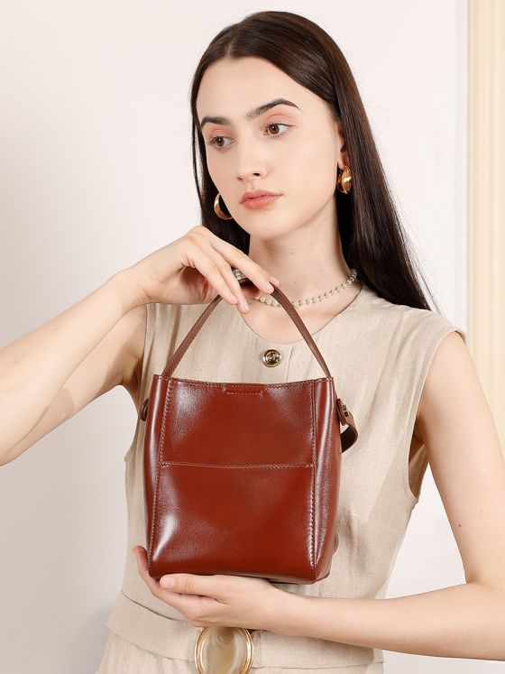 Elova Handcrafted Genuine Leather Shoulder Bag in Black - E697 view 8