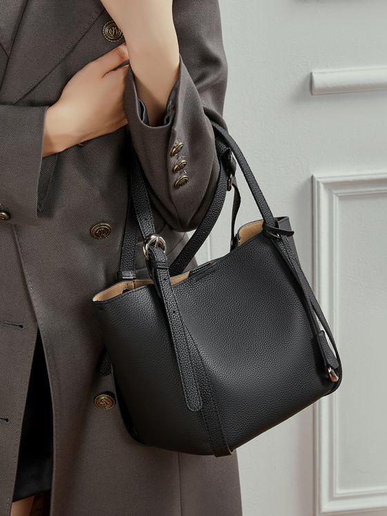 Elova Handcrafted Genuine Leather Tc Bag in Black - E776