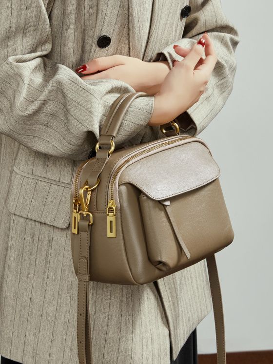 Elova Handcrafted Genuine Leather Crossbody Bag in Black - E786 view 7