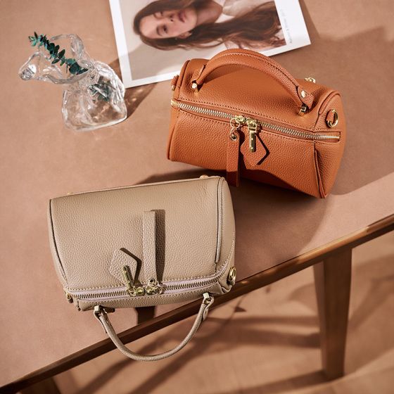 Elova Handcrafted Genuine Leather Crossbody Bag in Black - E181 view 2