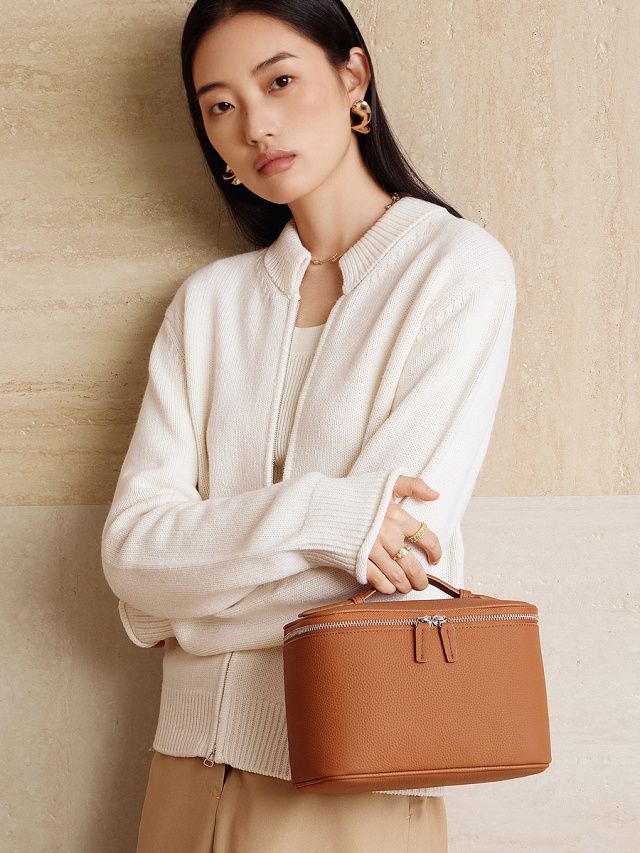 Elova Handcrafted Genuine Leather Bag in Black - E735 view 7