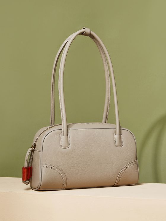 Elova Handcrafted Genuine Leather Bag in Black - E484