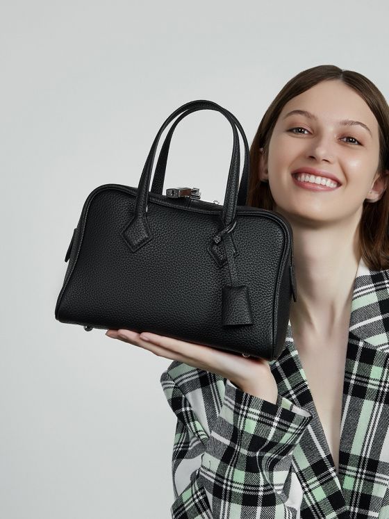 Elova Handcrafted Genuine Leather Bag in Black - E653 view 4