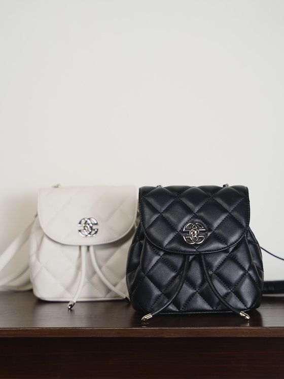 Elova Handcrafted Genuine Leather Backpack in Black - E363 view 7