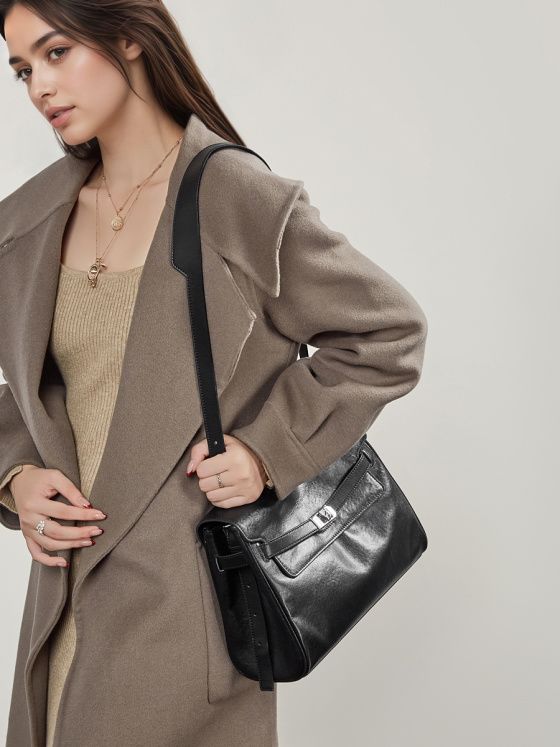 Elova Handcrafted Genuine Leather Crossbody Bag in Black - E800 view 6