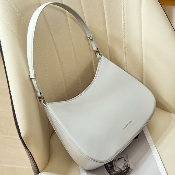 Elova Handcrafted Genuine Leather Tote Bag in Black - E320 view 7