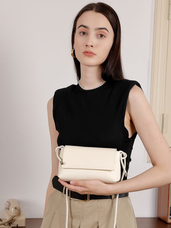 Elova Handcrafted Genuine Leather Shoulder Bag in Black - E702 view 5
