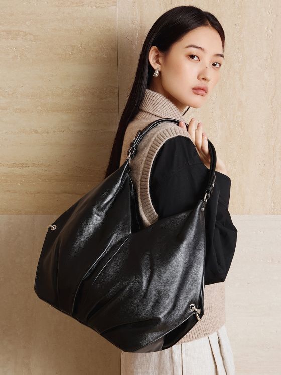 Elova Handcrafted Genuine Leather Crossbody Bag in Black - E741 view 2