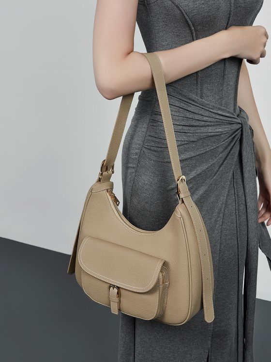 Elova Handcrafted Genuine Leather Crossbody Bag in Black - E656 view 7