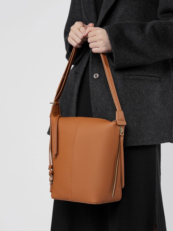 Elova Handcrafted Genuine Leather Bag in Black - E514 view 7