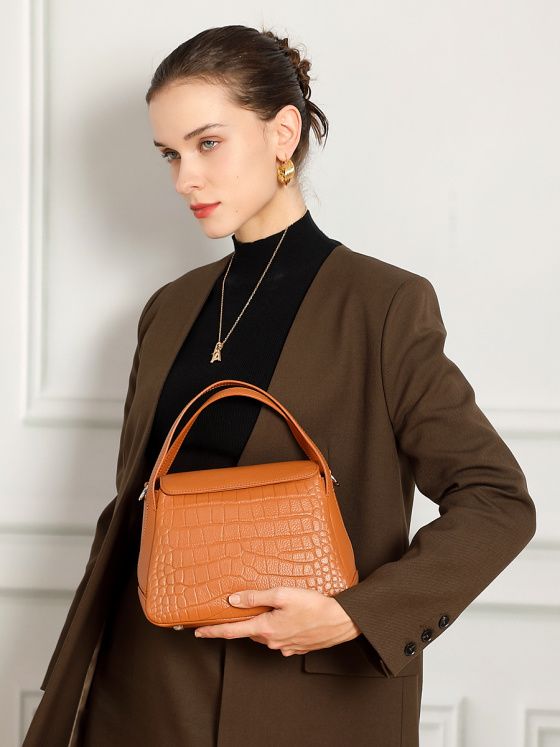 Elova Handcrafted Genuine Leather Crossbody Bag in Black - E744 view 3