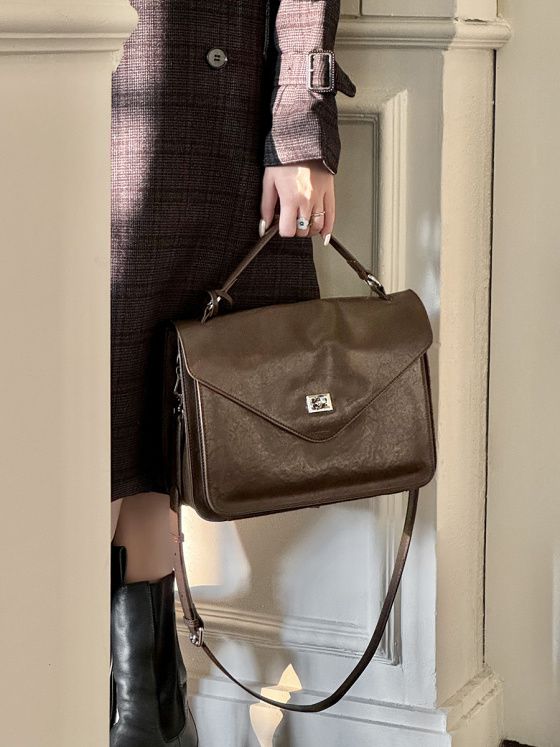 Elova Handcrafted Genuine Leather Crossbody Bag in Black - E512 view 5