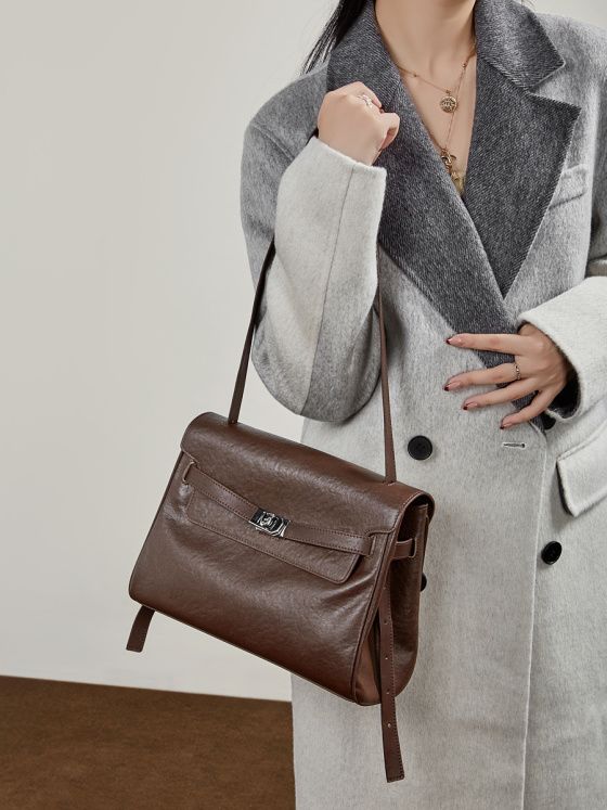 Elova Handcrafted Genuine Leather Crossbody Bag in Black - E800 view 3