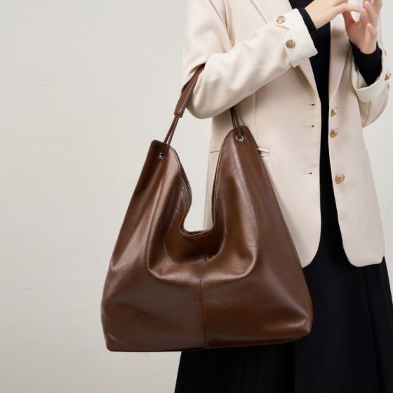 Elova Handcrafted Genuine Leather Tote Bag in Black - E548 view 5