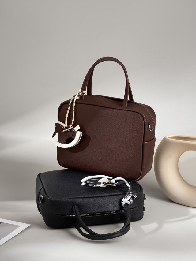 Elova Handcrafted Genuine Leather Bag in Black - E347 view 5