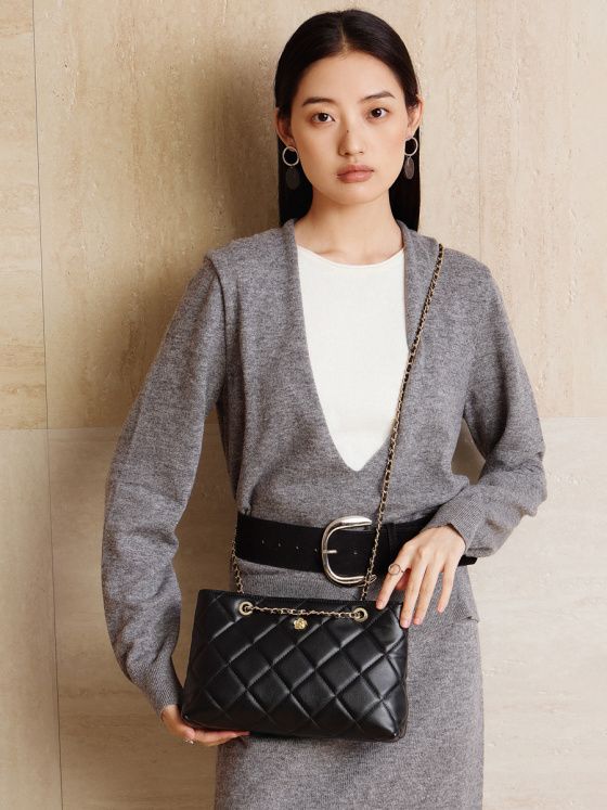 Elova Handcrafted Genuine Leather Bag in Black - E750 view 3