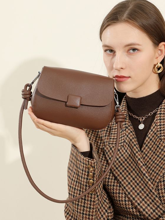 Elova Handcrafted Genuine Leather Crossbody Bag in Black - E557 view 2