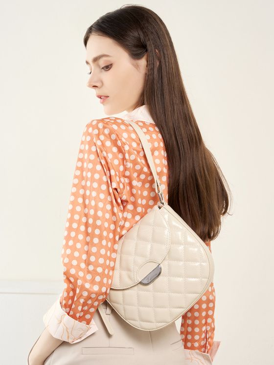 Elova Handcrafted Genuine Leather Crossbody Bag in Black - E364