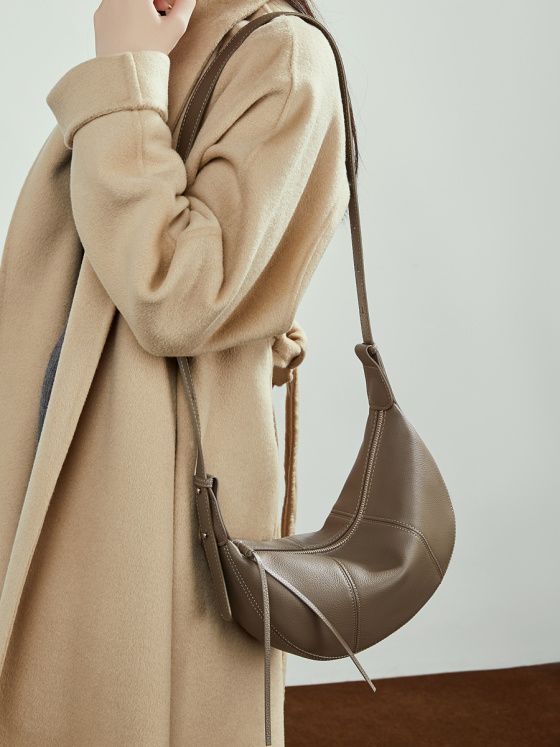 Elova Handcrafted Genuine Leather Crossbody Bag in Black - E780 view 7