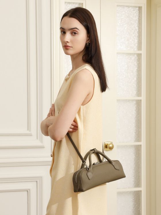 Elova Handcrafted Genuine Leather Bag in Black - E690 view 3