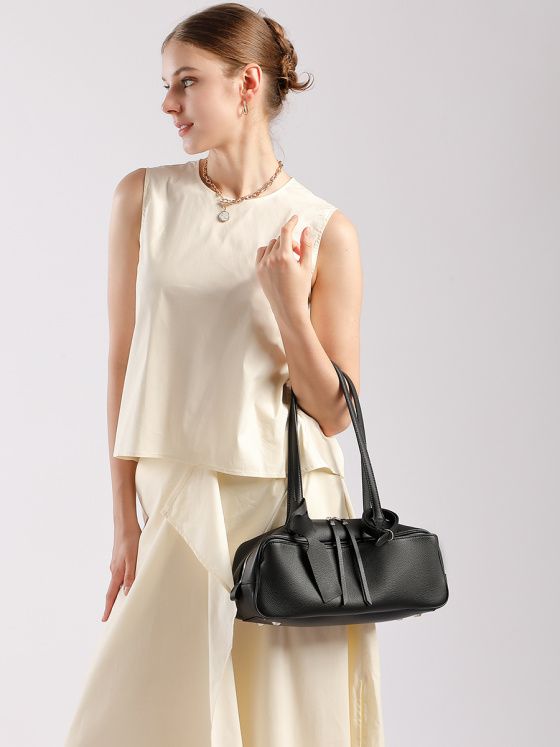 Elova Handcrafted Genuine Leather Shoulder Bag in Black - E725 view 3