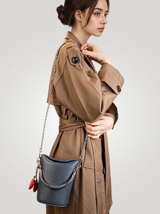 Elova Handcrafted Genuine Leather Crossbody Bag in Black - E727 view 4