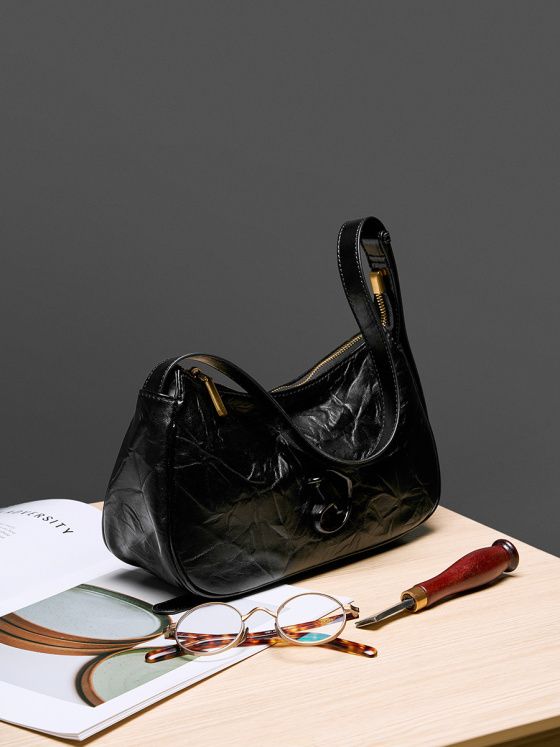 Elova Handcrafted Genuine Leather Crossbody Bag in Black - E206 view 6