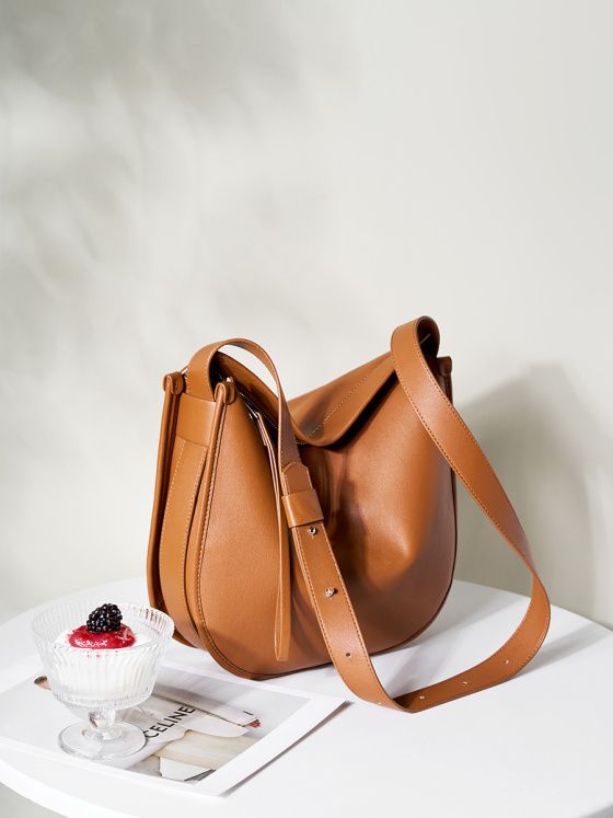 Elova Handcrafted Genuine Leather Crossbody Bag in Black - E218 view 6