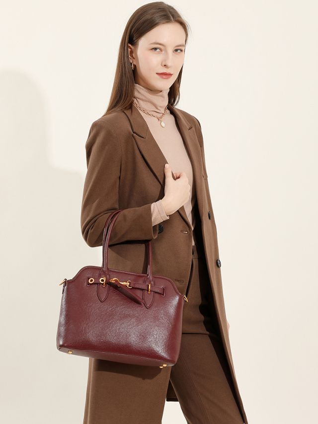 Elova Handcrafted Genuine Leather Crossbody Bag in Black - E572 view 6