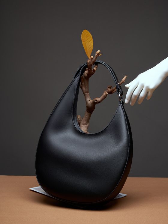 Elova Handcrafted Genuine Leather Crossbody Bag in Black - E213 view 5