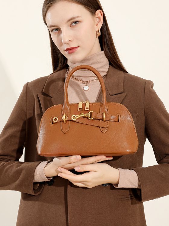 Elova Handcrafted Genuine Leather Crossbody Bag in Black - E571 view 3