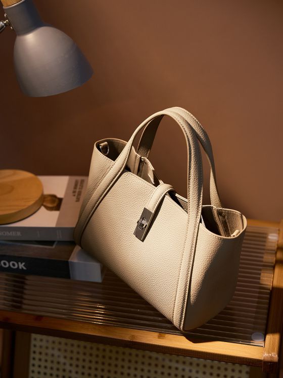 Elova Handcrafted Genuine Leather Crossbody Bag in Black - E278 view 5