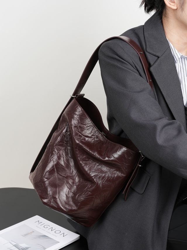 Elova Handcrafted Genuine Leather Tote Bag in Black - E244 view 8