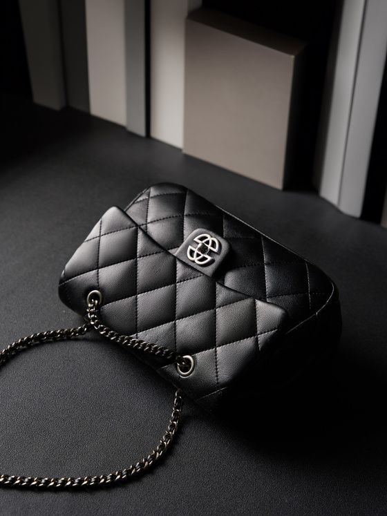 Elova Handcrafted Genuine Leather Crossbody Bag in Black - E225 view 6