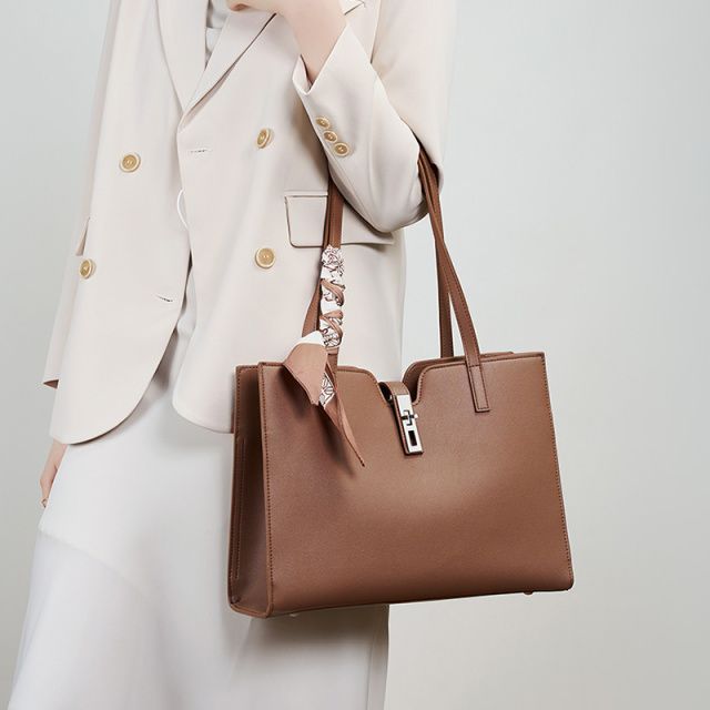 Elova Handcrafted Genuine Leather Tote Bag in Black - E392 view 8