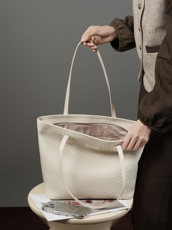 Elova Handcrafted Genuine Leather Tote Bag in Black - E448 view 5