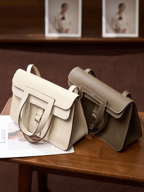 Elova Handcrafted Genuine Leather Crossbody Bag in Black - E439 view 7