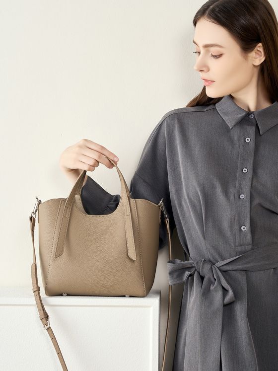 Elova Handcrafted Genuine Leather Crossbody Bag in Black - E377 view 2