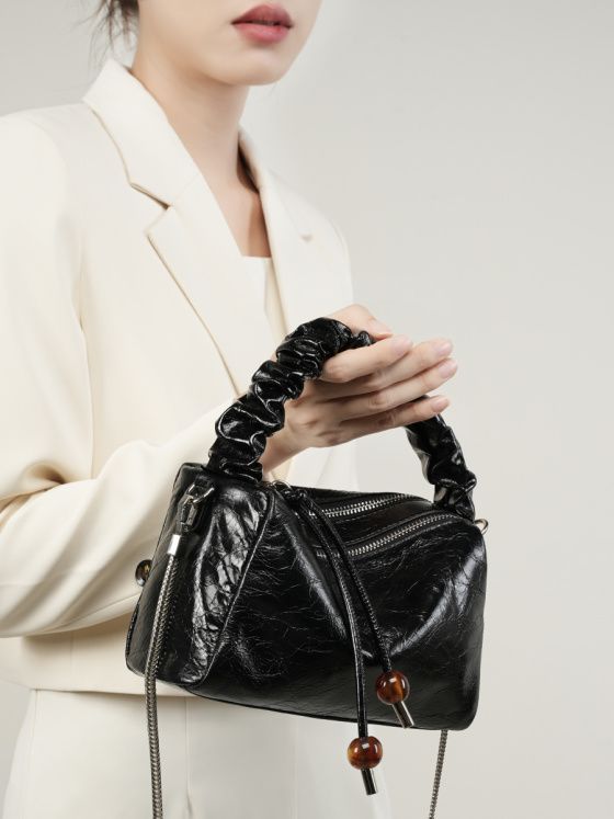 Elova Handcrafted Genuine Leather Crossbody Bag in Black - E473