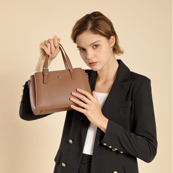 Elova Handcrafted Genuine Leather Crossbody Bag in Black - E493 view 5