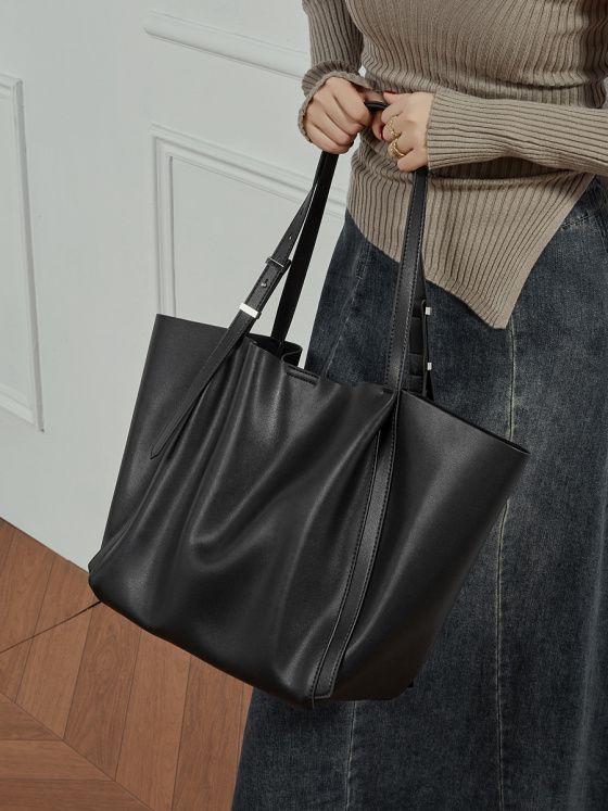 Elova Handcrafted Genuine Leather Tote Bag in Black - E777 view 8