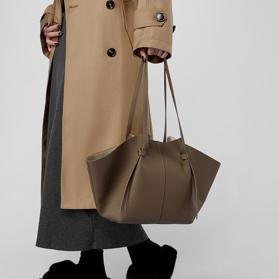 Elova Handcrafted Genuine Leather Tote Bag in Black - E524 view 7