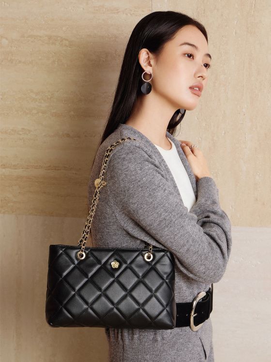 Elova Handcrafted Genuine Leather Bag in Black - E750