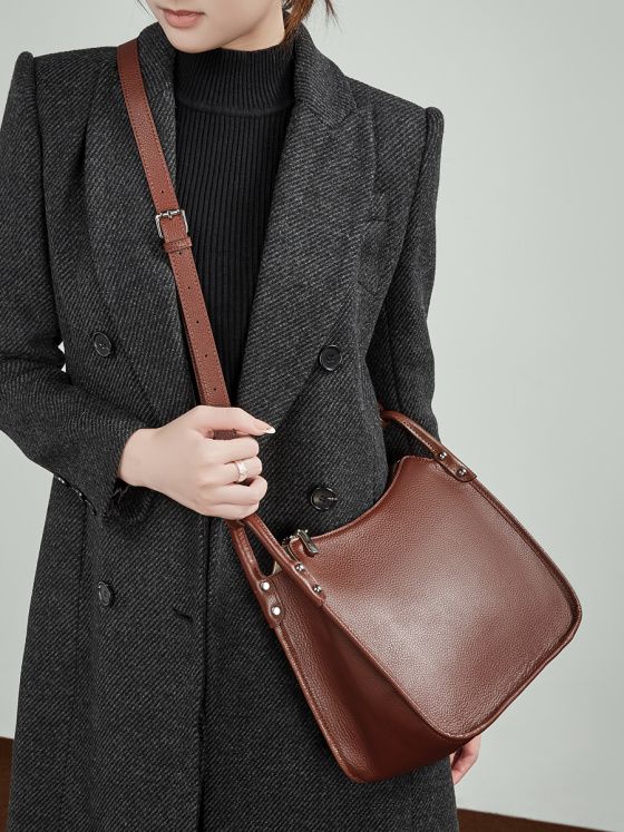 Elova Handcrafted Genuine Leather Crossbody Bag in Black - E793 view 6