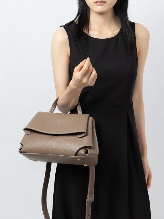 Elova Handcrafted Genuine Leather Crossbody Bag in Black - E698 view 4