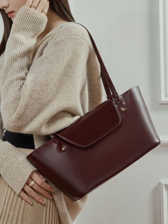 Elova Handcrafted Genuine Leather Crossbody Bag in Black - E761 view 3